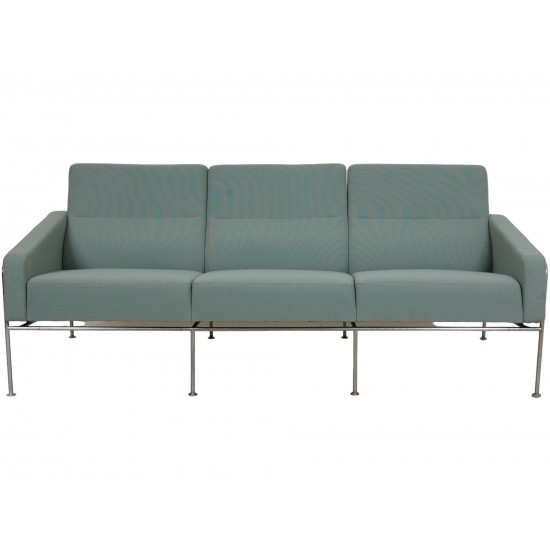 For Sale Arne Jacobsen 3303 3.seater sofa in blue fabric